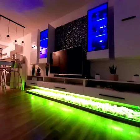 Paloma Blanca 2 Apartment *