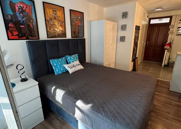 Paloma Blanca 2 Apartment